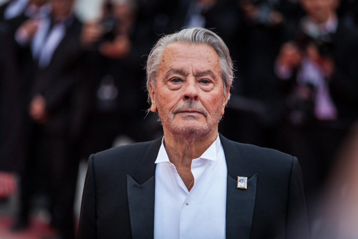 Imagine Stire Fotografie rară cu Alain Delon. Cum a fost surprins celebrul actor de fiica lui, la 88 de ani | 2review.ro