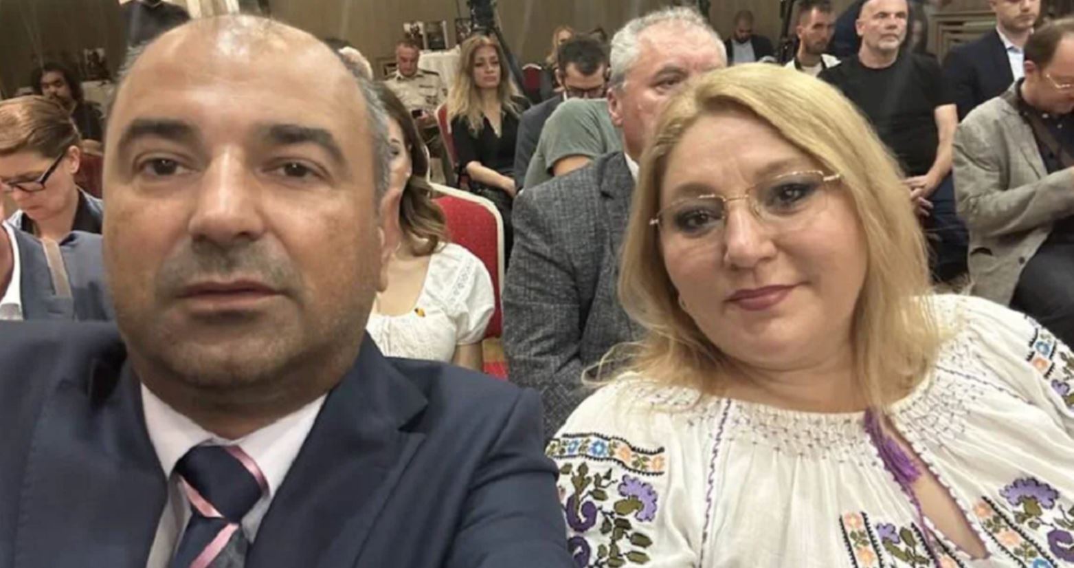 Diana Șoșoacă, bătută fără milă de soțul ei, Silvestru!? „Fetița a fost luată de gât și ridicată în sus” + „M-a amenințat cu un cuțit”