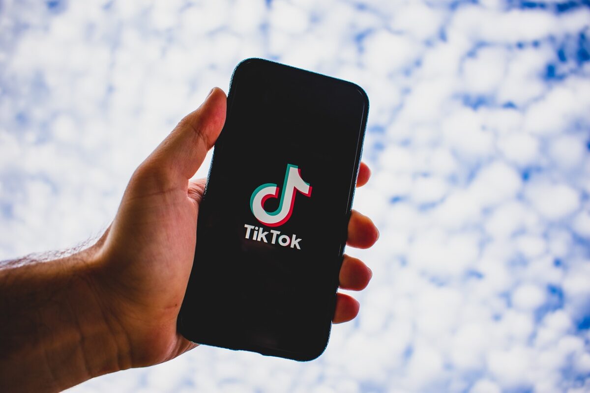 Se pregăteşte legea prin care Tik Tok ar putea fi interzis! Proteste din partea reprezentanţii reţelei de socializare