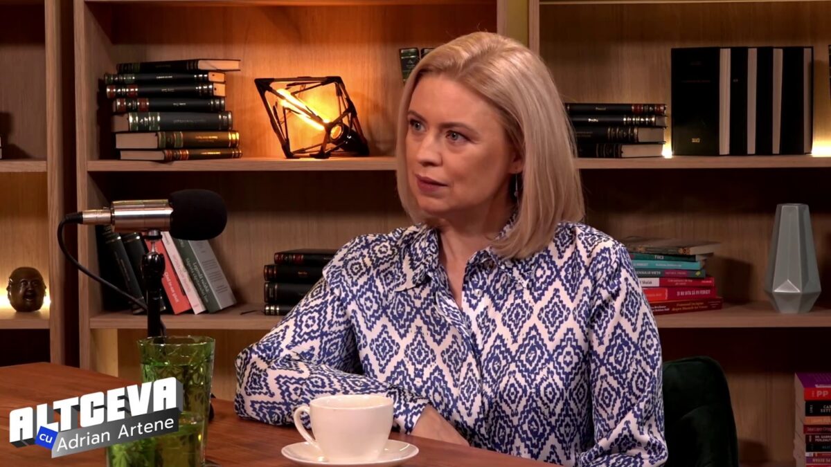 Imagine Stire Andreea Liptak, despre cum a început relația cu soțul, la Altceva cu Adrian Artene: “Nu a îndrăznit” | 2review.ro