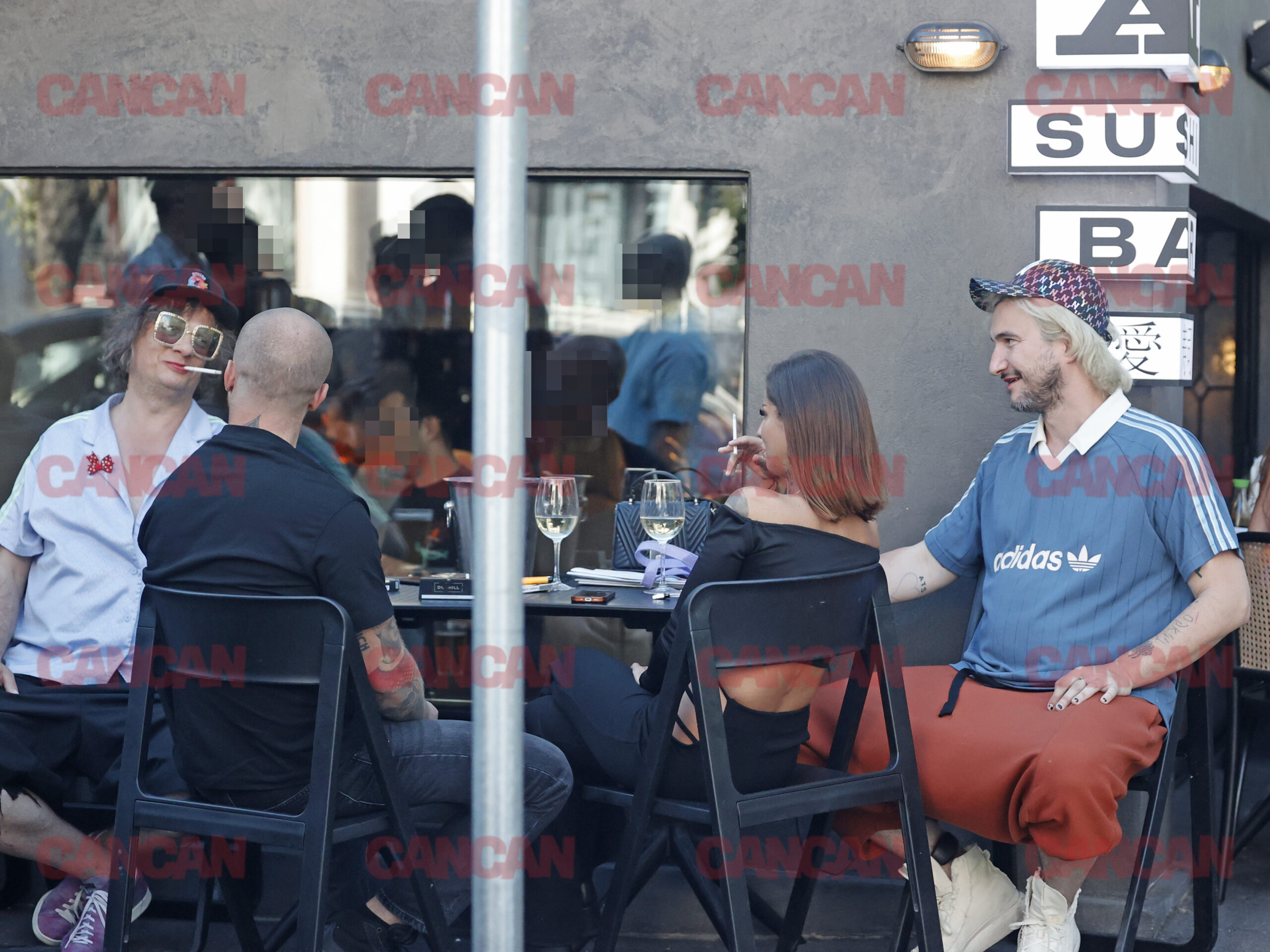 Alex Dobrescu și iubita au fost însoțiți de nelipsitul Rober Benko, dar și de un alt amic Foto CANCAN.RO