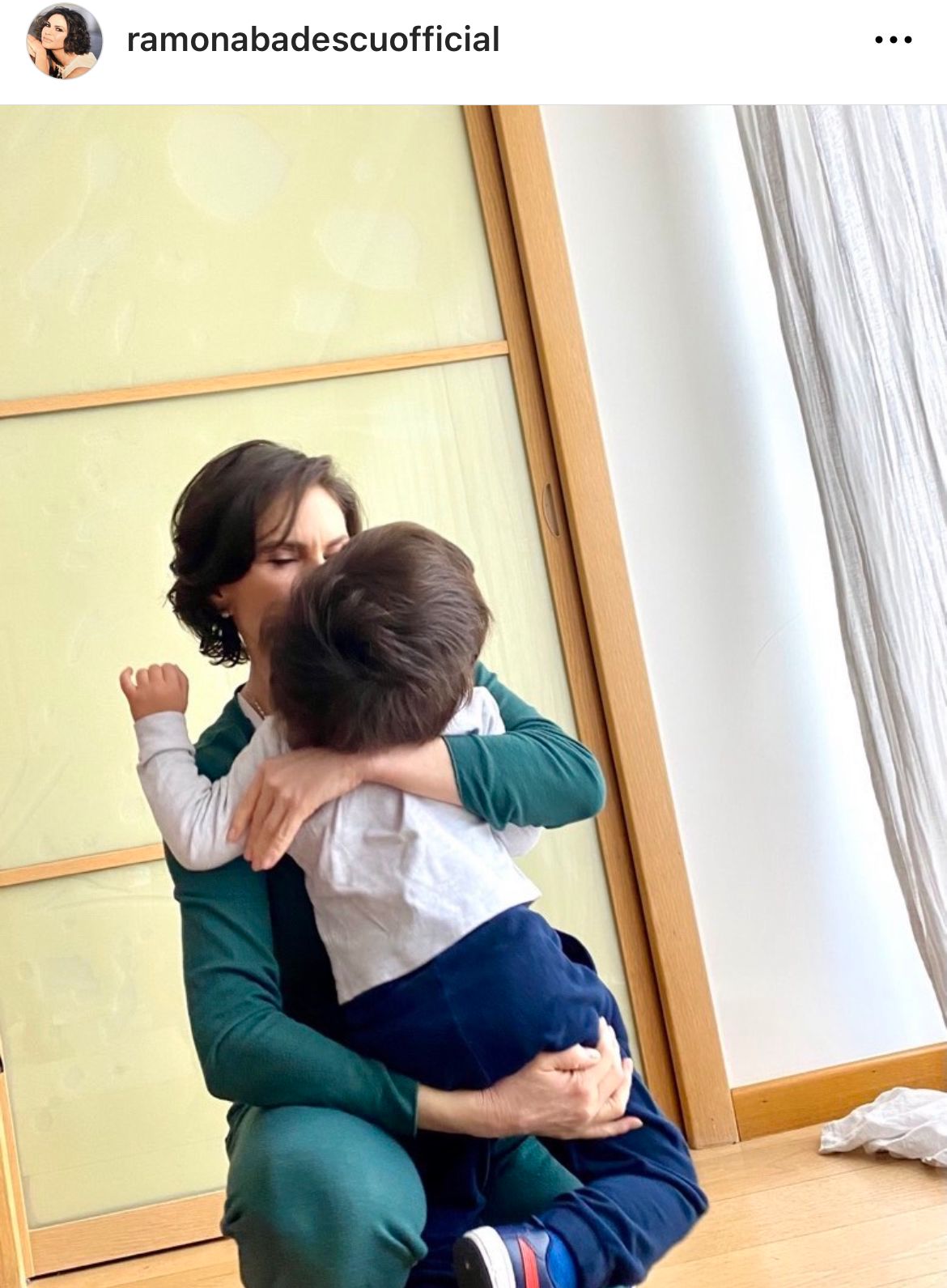 Ramona Bădescu nu și-a botezat încă fiul deși băiețelul are patru ani și jumătate Sursa: Instagram.com/ramonabadescuofficial 