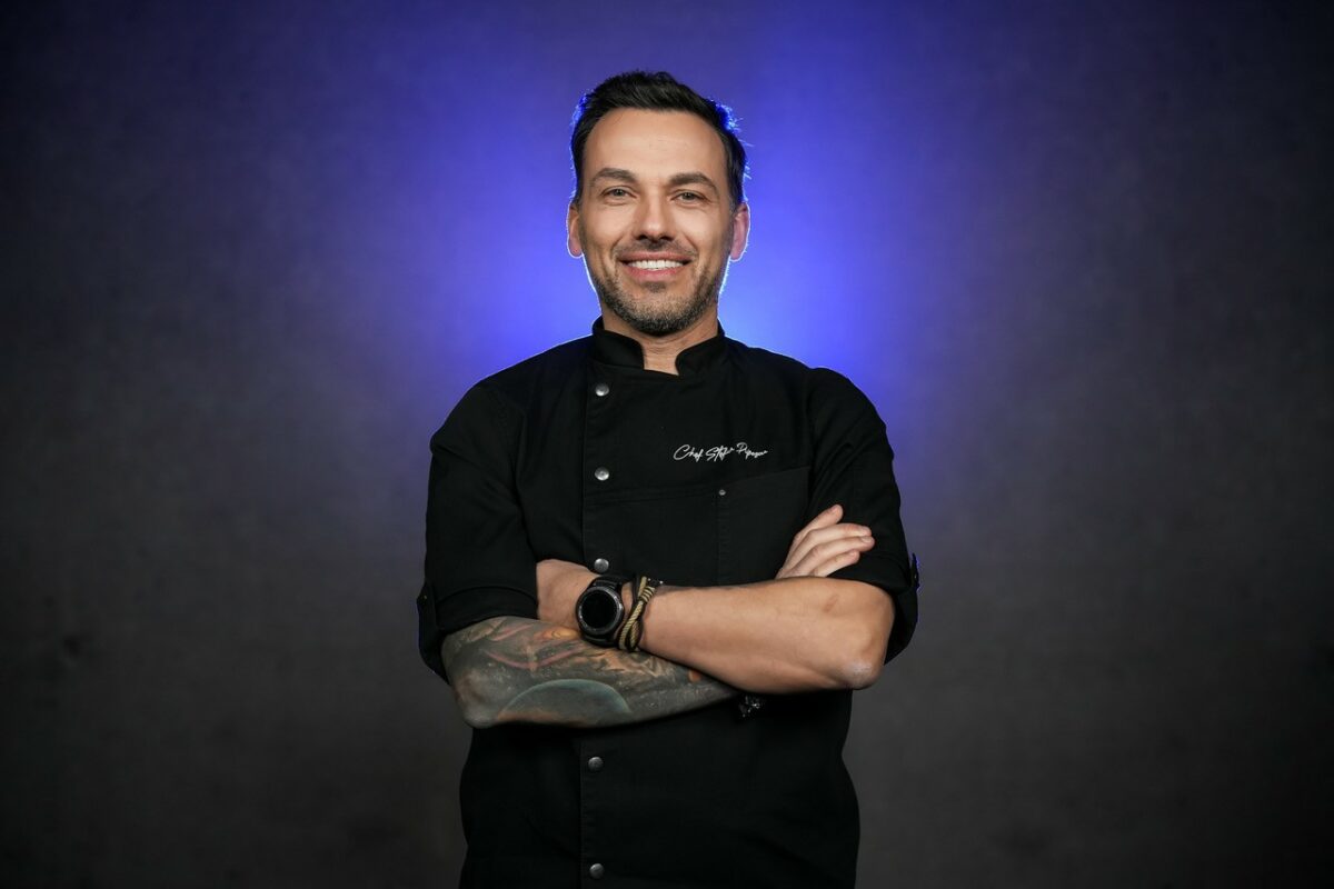 Imagine Stire Chef Ștefan Popescu, rețetă personalizată pentru Ed Sheeran | 2review.ro