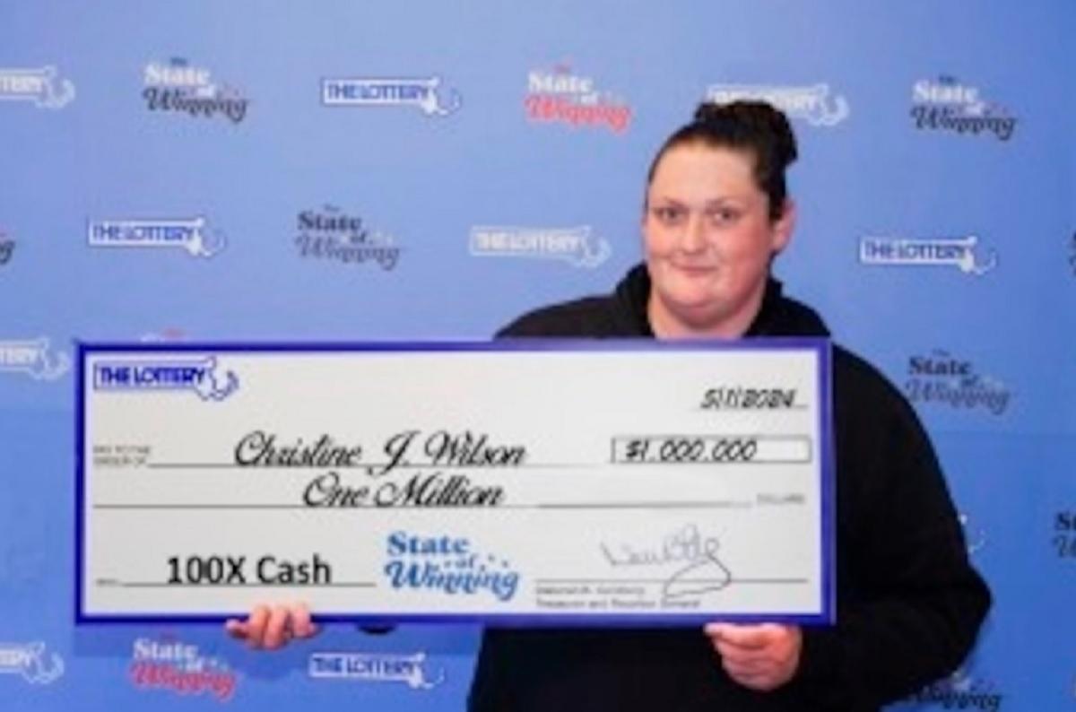 Imagine Stire Să vezi și să nu crezi! Această americancă a câștigat 1 milion de dolari la LOTO, de 2 ori în 10 săptămâni | 2review.ro