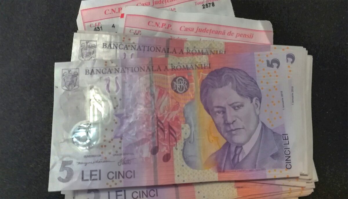 Câți bani primește astăzi pensie un român, după 34 de ani de muncă. Calcul complet