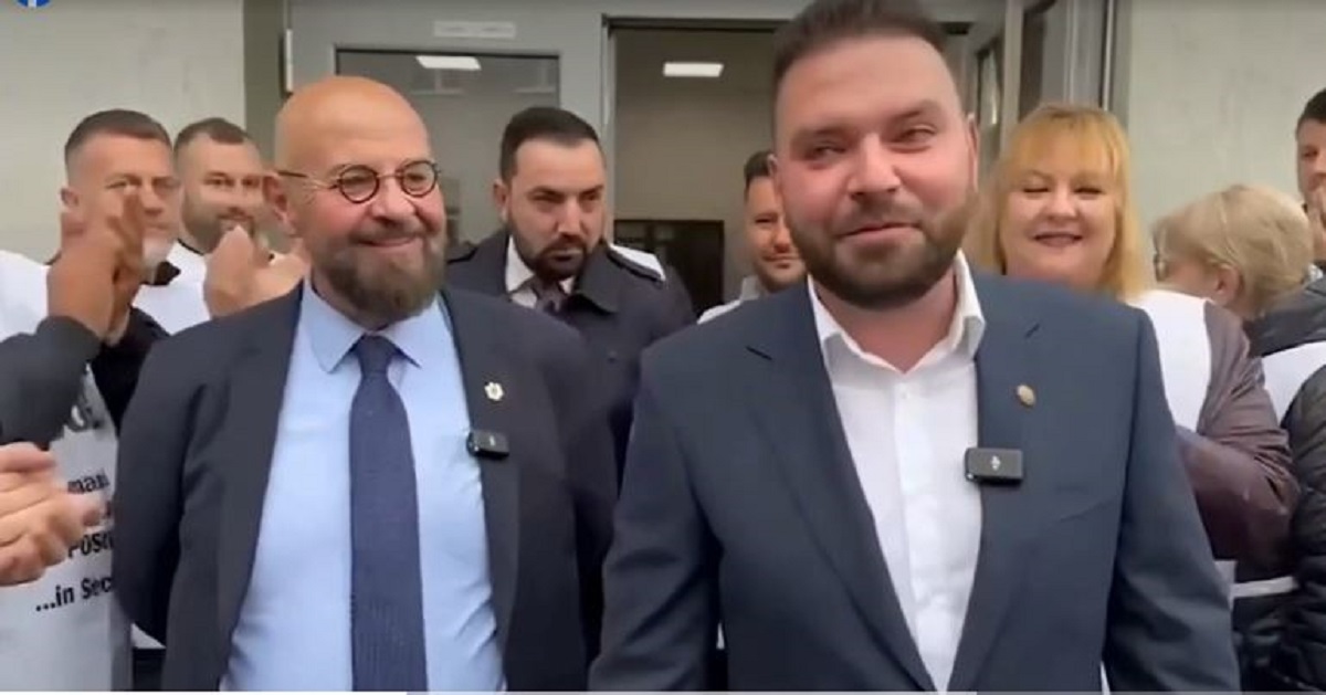 Imagine Stire Vlad Popescu, pe urmele tatălui său. Piedone îi susține candidatura la Primăria Sectorului 5: „A crescut 30 de ani în Administrația Locală, o are în sânge!” | 2review.ro