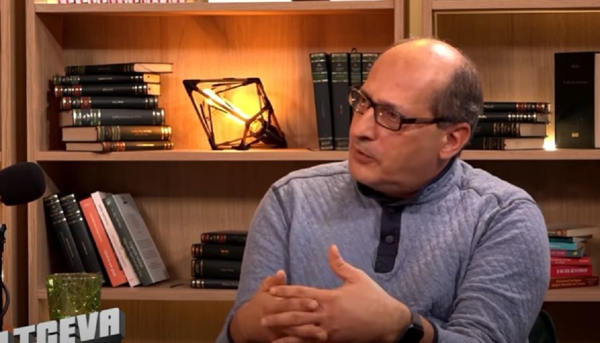 Imagine Stire Dieta de succes, dezvaluită de doctorul Mihai Nicolescu la podcastul Altceva cu Adrian Artene: ”Nimic nu funcționează fără acest pas” | 2review.ro