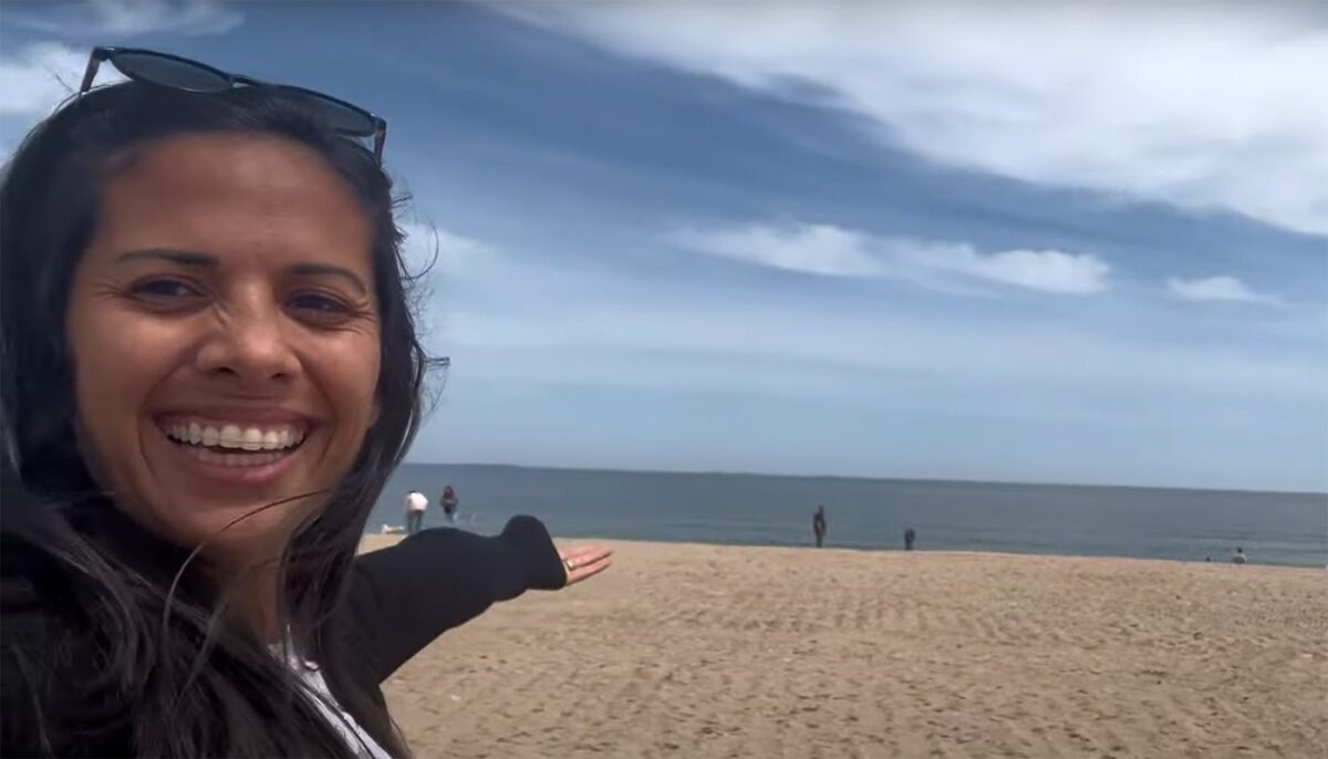 Această argentiniancă și-a luat un mini-concediu în Eforie Nord, cu 120 lei/noapte. Cum a reacționat când a văzut plaja lărgită