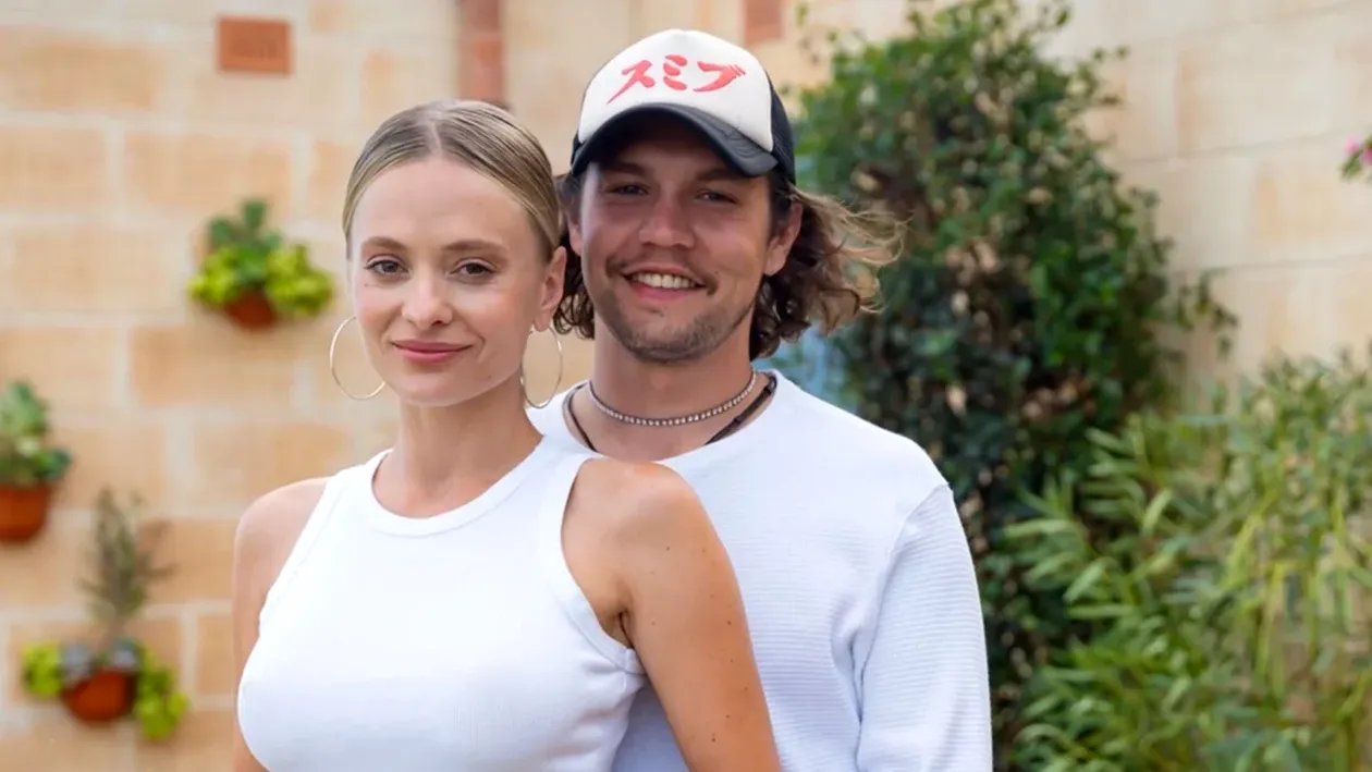 Oana Matache, surpriză de proporții pentru Radu Siffredi! Cei doi au petrecut o vacanță romantică în orașul iubirii: „Ne-am dorit foarte mult” Oana Matache, surpriză de proporții pentru Radu Siffredi! Cei doi au petrecut o vacanță romantică în orașul iubirii: „Ne-am dorit foarte mult”