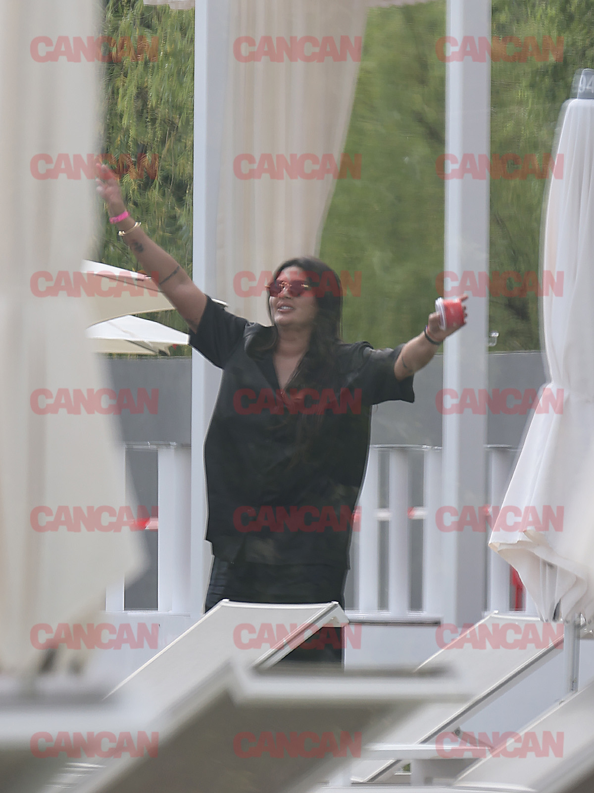 Roxana Dobre demonstrează că merită să fie Regina lui Salam, căci este o mamă foarte responsabilă Foto CANCAN.RO