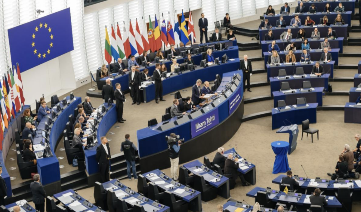 Imagine Stire Ce salariu are un europarlamentar, în 2024? Suma este uriaşă | 2review.ro