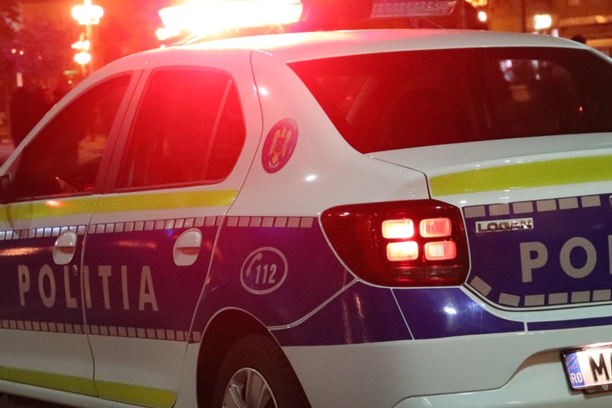 Scandal ireal într-o școală din Suceava! Directoarea unității de învățământ, acuzată că ar fi bătut o profesoară: „M-a umilit” + „M-a amenințat că îmi taie capul și mi-l înfige în gard”