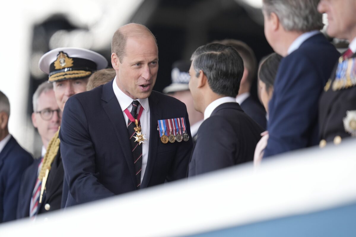Imagine Stire Ce a răspuns Prințul William când a fost întrebat dacă Kate Middleton se simte mai bine. Fanii regali sunt îngrijorați! | 2review.ro