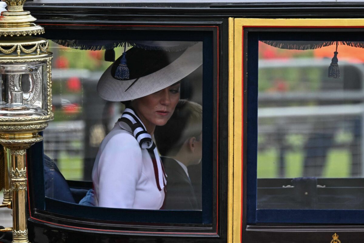 Mesajul ascuns al ținutei purtate de Kate Middleton la Ziua Regelui Charles. Ce reprezintă, de fapt