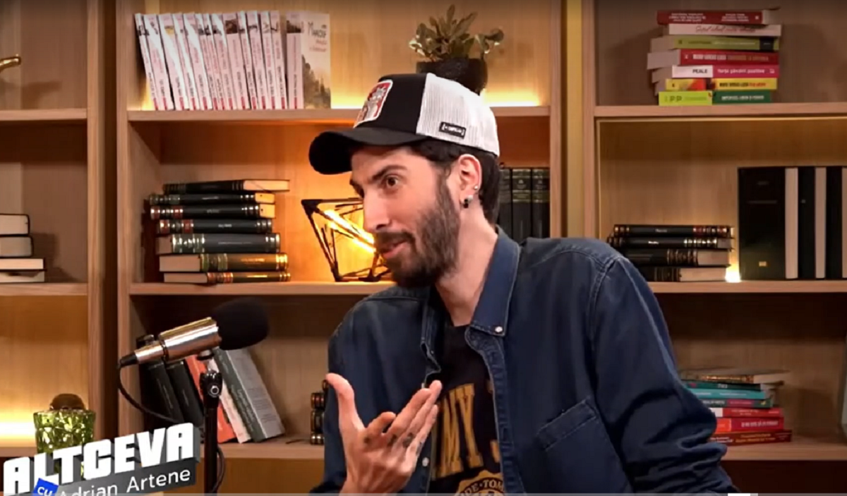 Imagine Stire Antonio Satîru, mărturisiri emoționante la podcastul „Altceva cu Adrian Artene”. Cel mai înalt om din România a fost refuzat de medici: „Era foarte complexă…” | 2review.ro
