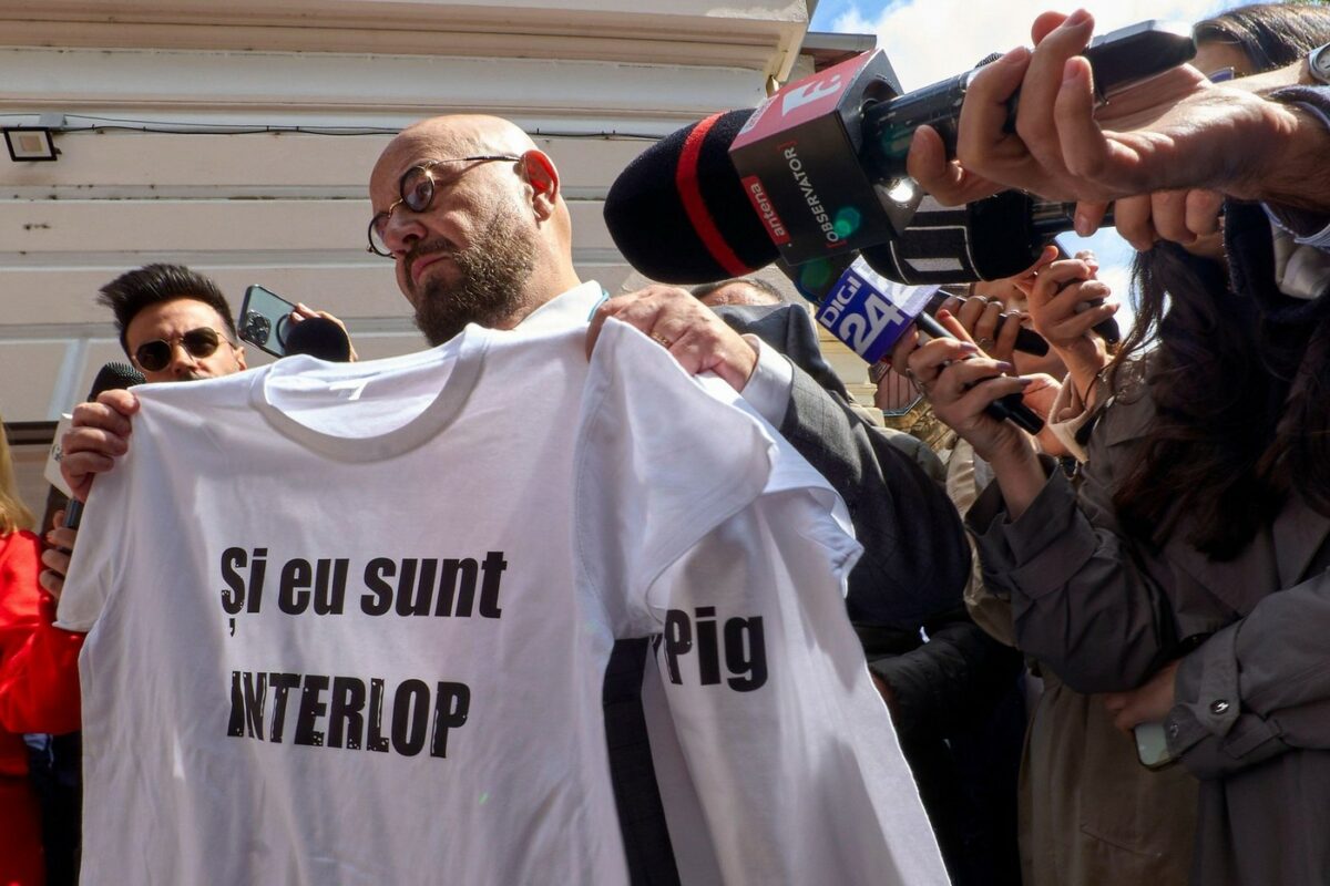 Imagine Stire Mesaj cu subînțeles din partea lui Piedone pentru Nicușor Dan. Cum s-a îmbrăcat liderul PULS | 2review.ro