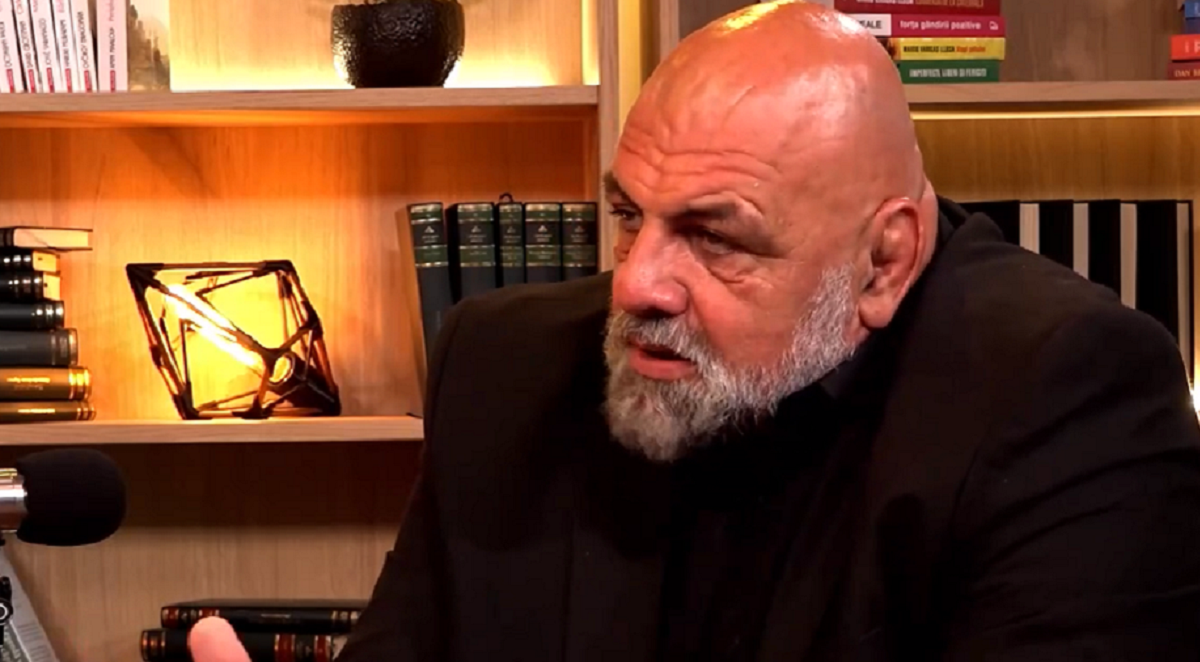 Imagine Stire Fiul regretatului Costel Constantin, mărturisiri emoționante despre divorțul părinților. Tudor avea 6 ani atunci când tatăl a plecat de acasă: ”A mai venit peste vreo doi ani” | 2review.ro