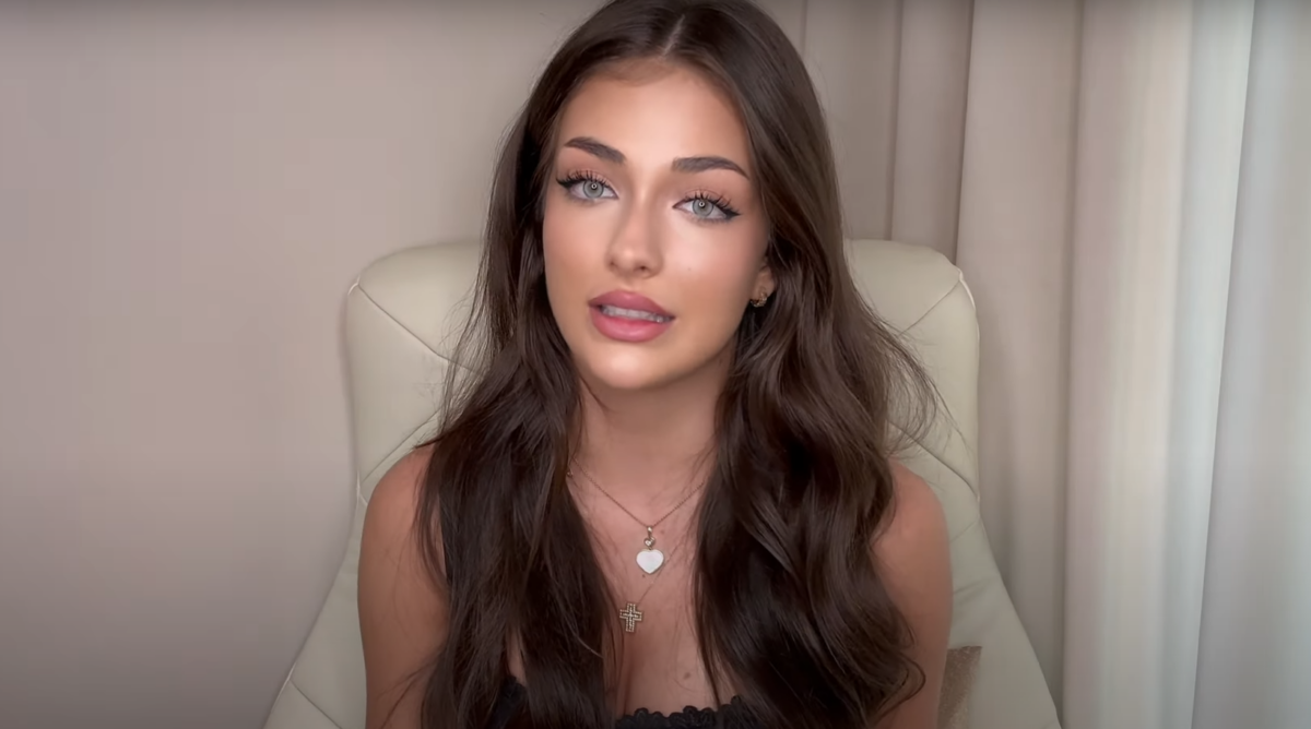 Imagine Stire Andreea Bostănică, prinsă cu “cioara vopsită”. Şi-a editat pozele până a “ondulat” scara | 2review.ro