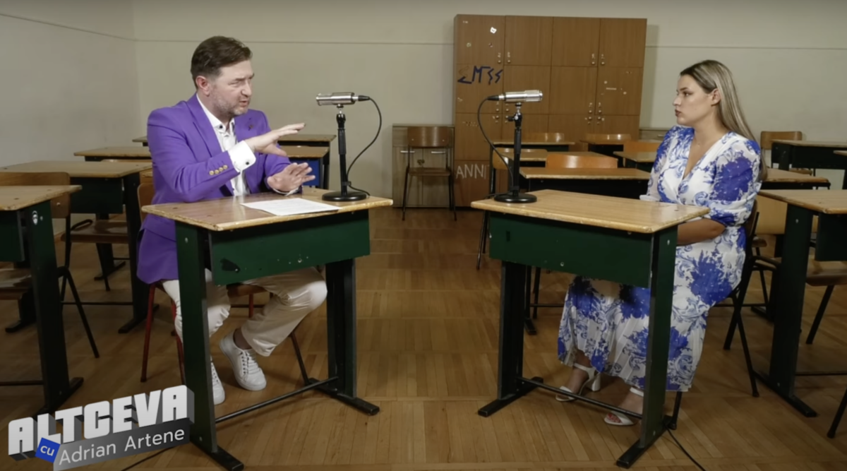 Imagine Stire Ritualul de învățare al Ralucăi Alexandru, eleva care a obținut media 10 la Bacalaureat. Dezvăluiri în podcastul ALTCEVA cu Adrian Artene | 2review.ro