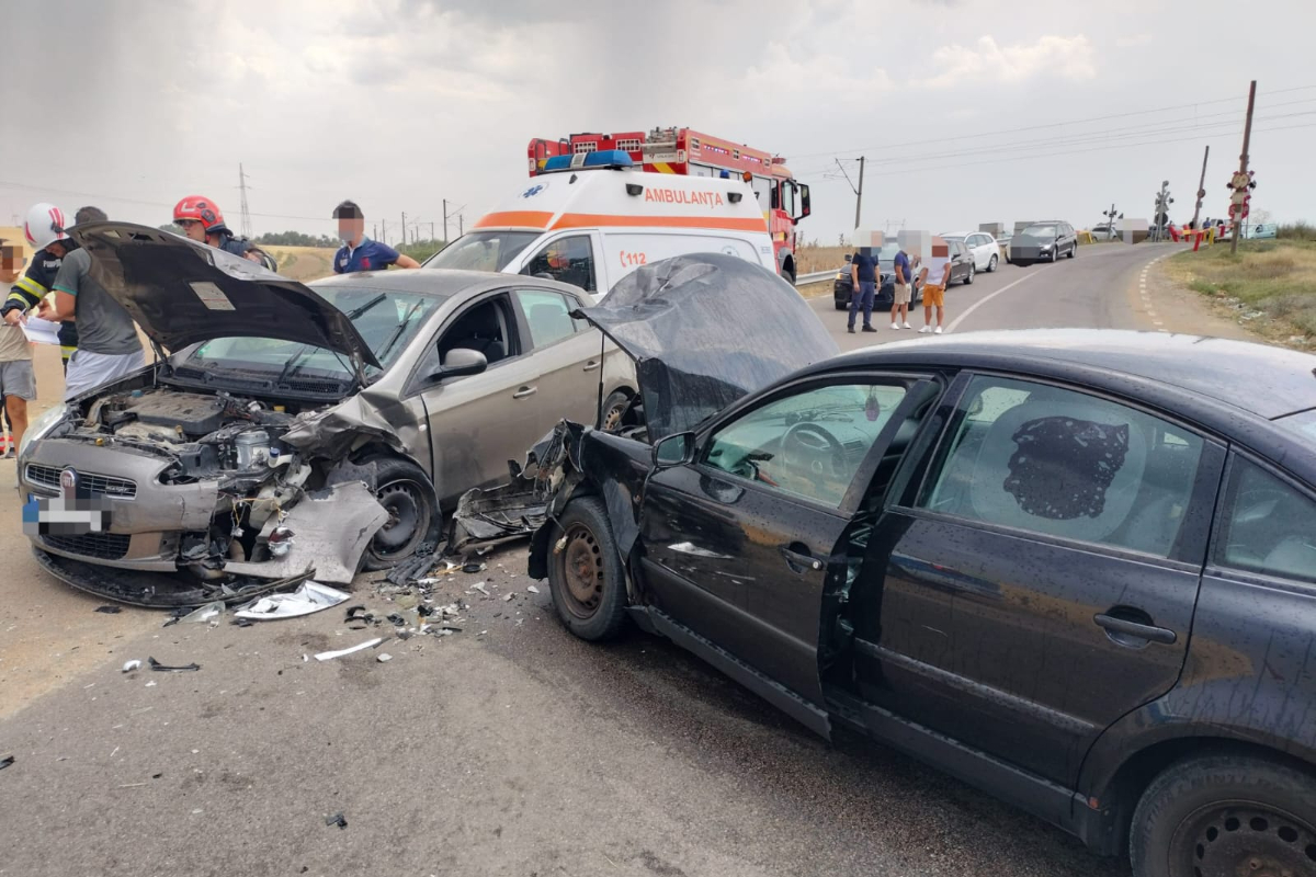Accident rutier grav în Ialomița! Nouă persoane au fost implicate, printre care patru minori