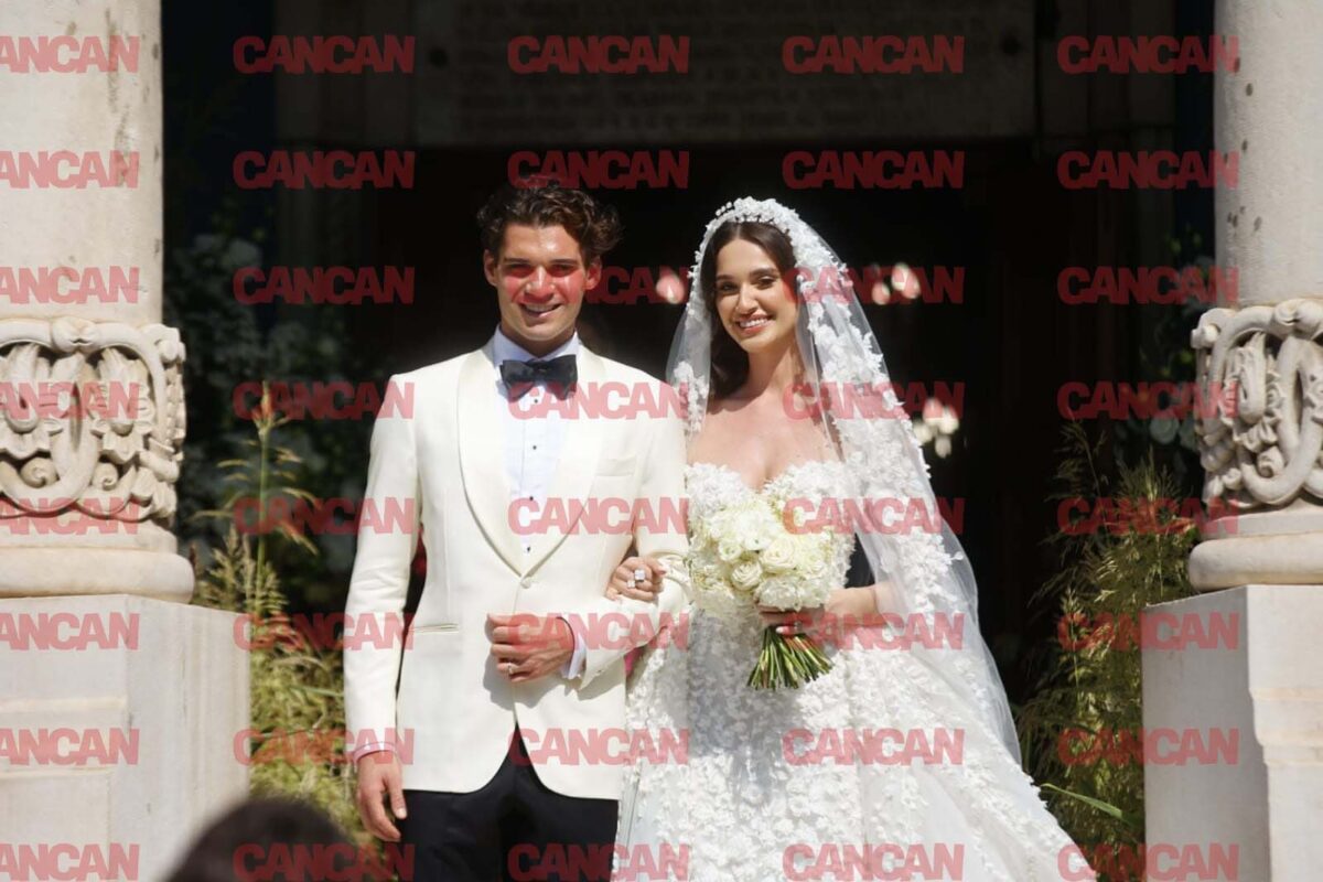 Imagine Stire Ianis Hagi nu va uita niciodată asta! Ce i-a făcut Elena Tănase la ieșirea din biserică, în fața tuturor. VIDEO | 2review.ro