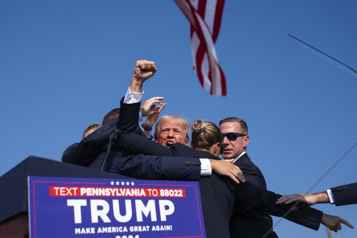 Tentativă de asasinat asupra lui Donald Trump! Fostul preşedinte al SUA ar fi fost împuşcat! Ce s-a întâmplat cu atacatorul