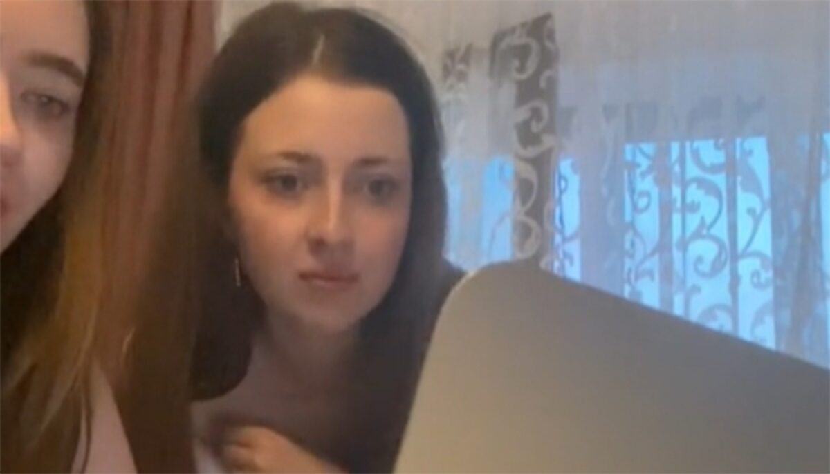 Imaginile au devenit virale! Cum a reacționat Alina din Iași, după ce a aflat că a luat 7.30 la admitere, la facultate