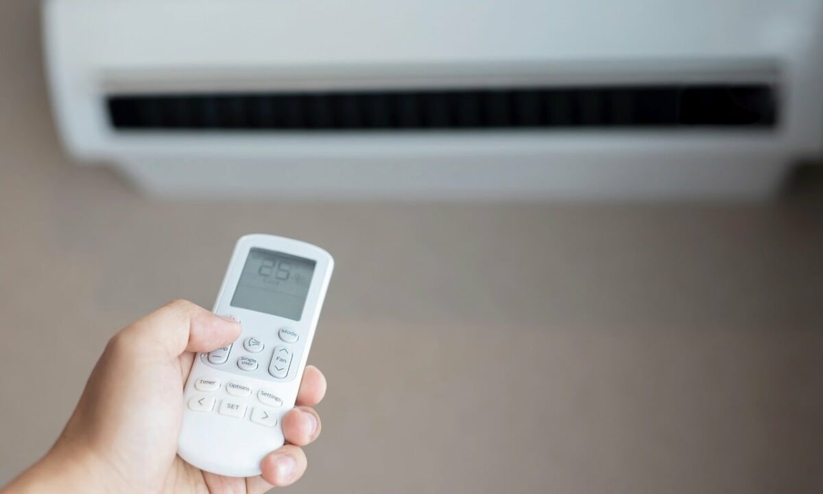 Efectele aerului condiționat asupra sănătății noastre. La cât trebuie setată temperatura, de fapt