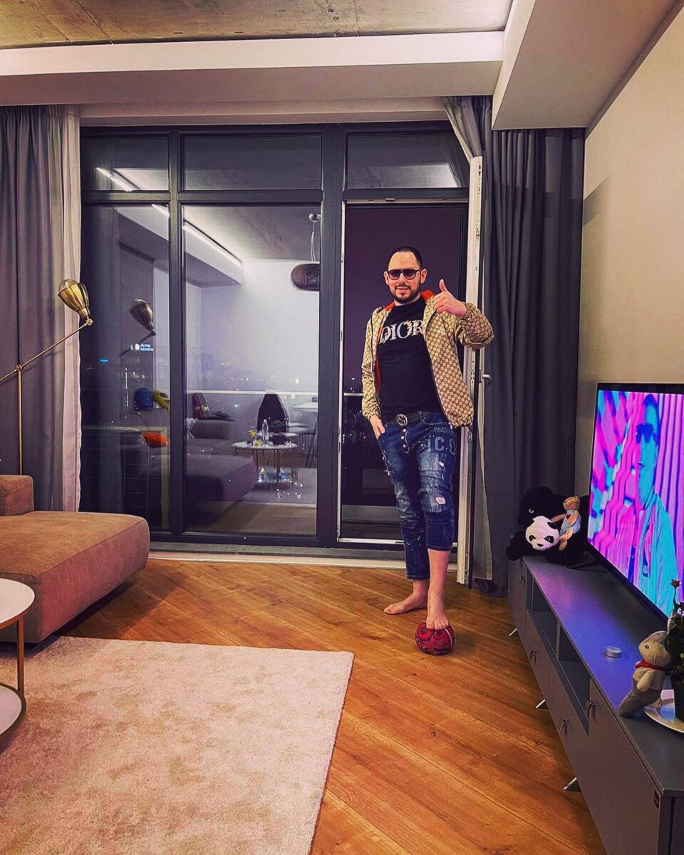 Imagine Stire Moartea suspectă a lui Andrei Versace. Singurele 2 ipoteze valabile ale anchetatorilor. „Halucina în ultima vreme” | 2review.ro