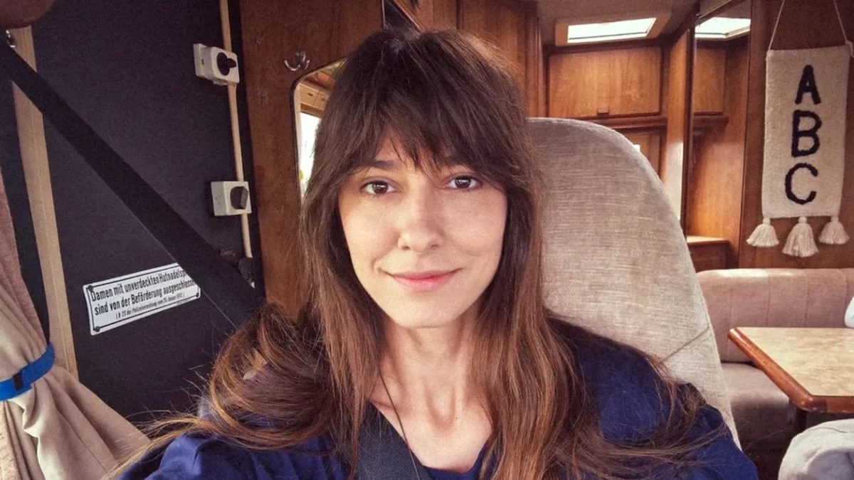 Imagine Stire Motivul pentru care Dana Rogoz a apelat la ajutorul unui terapeut, după ce a născut: „Am compensat cu tot” | 2review.ro