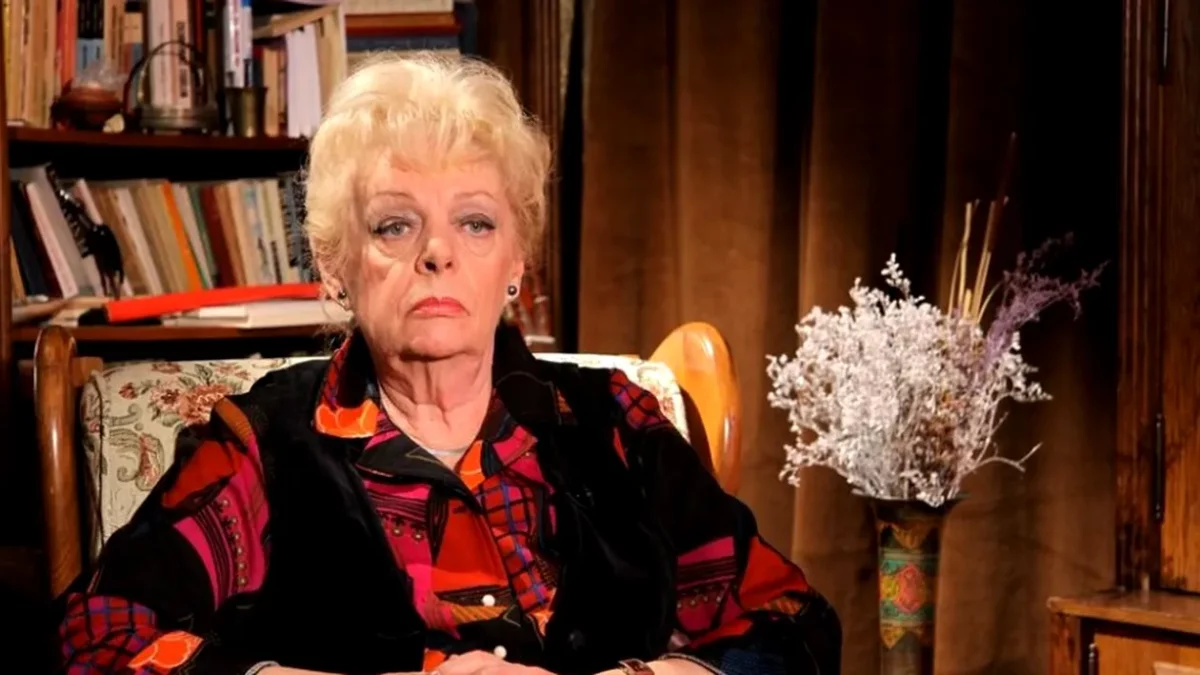 Imagine Stire Ileana Stana Ionescu, uitată de toată lumea! Câte persoane au fost la priveghi | 2review.ro