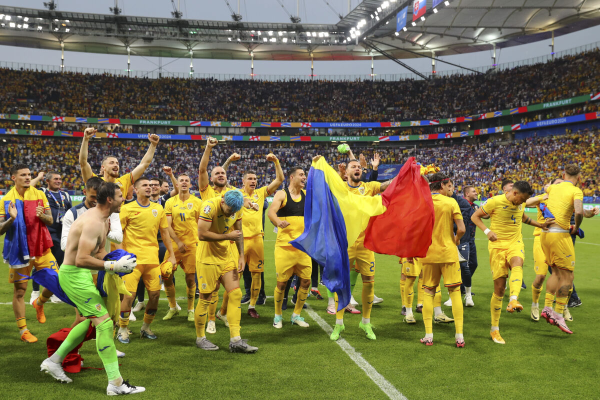 „Cu mânile pe tricolor”, imnul compus de Mihai Pocorschi pentru naționala lui Iordănescu Jr.! E imnul Generației de suflet!