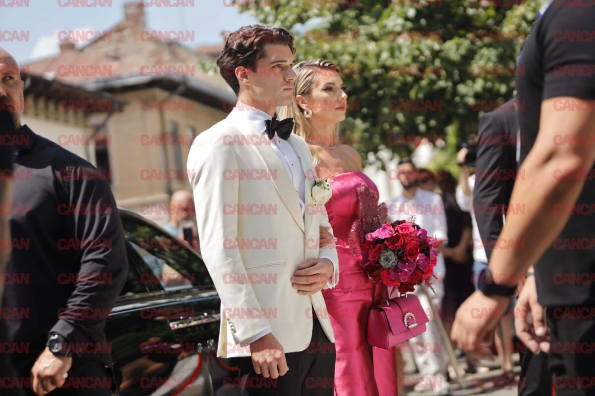 Imagine Stire Imagini rare cu naşa lui Ianis Hagi! Ce legătură are cu Gică Hagi | 2review.ro