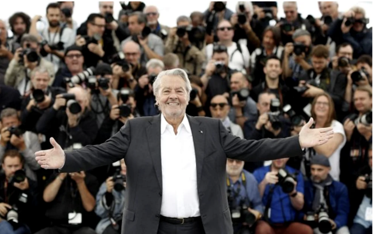 Va rămâne pentru istorie! Alain Delon a spus adio printr-un discurs emoţionant: „Călătoria mea se apropie de sfârşit”