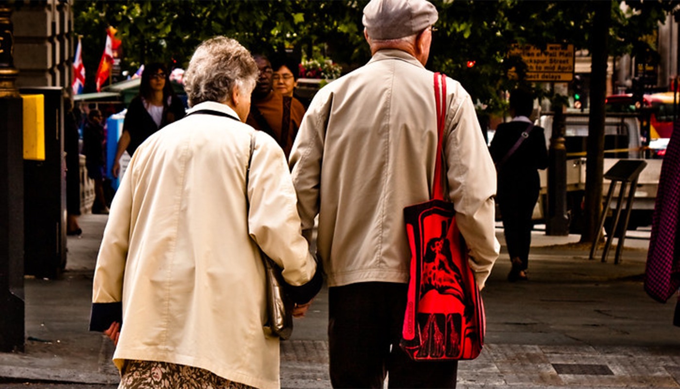 Oamenii de știință au făcut calculul exact. La ce vârstă devii “bătrân”, de fapt