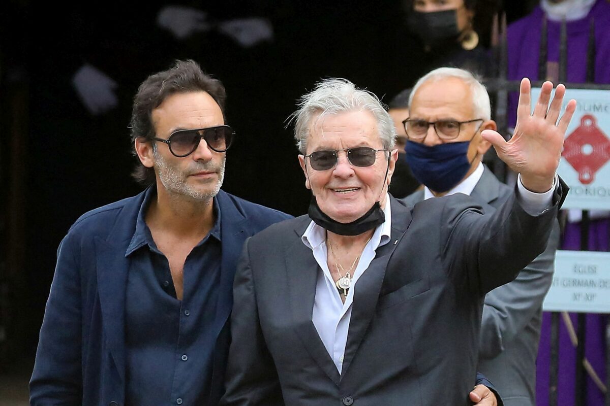 Fiul cel mare al lui Alain Delon, omagiu pentru tatăl său. Mesajul public transmis de Anthony: ”Copilul nu uită”