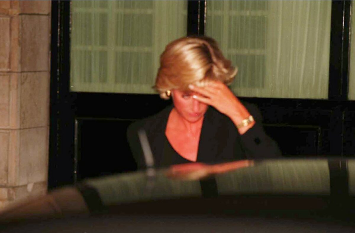 Care au fost ultimele cuvinte ale Prințesei Diana. Ce l-ar fi întrebat pe unul dintre pompierii prezenți la intervenție