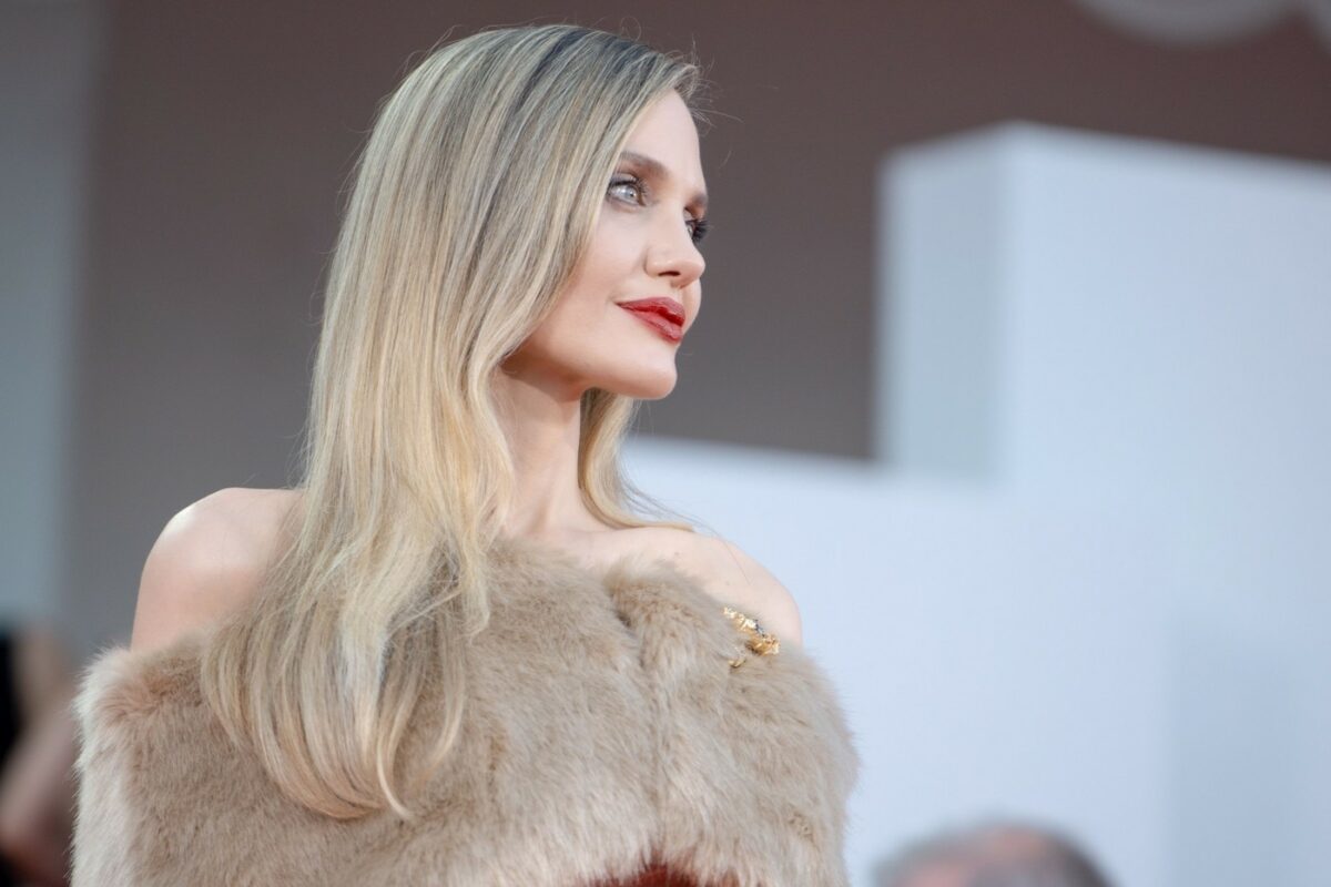Angelina Jolie, în lacrimi, în mijlocul ovațiilor entuziaste ale publicului