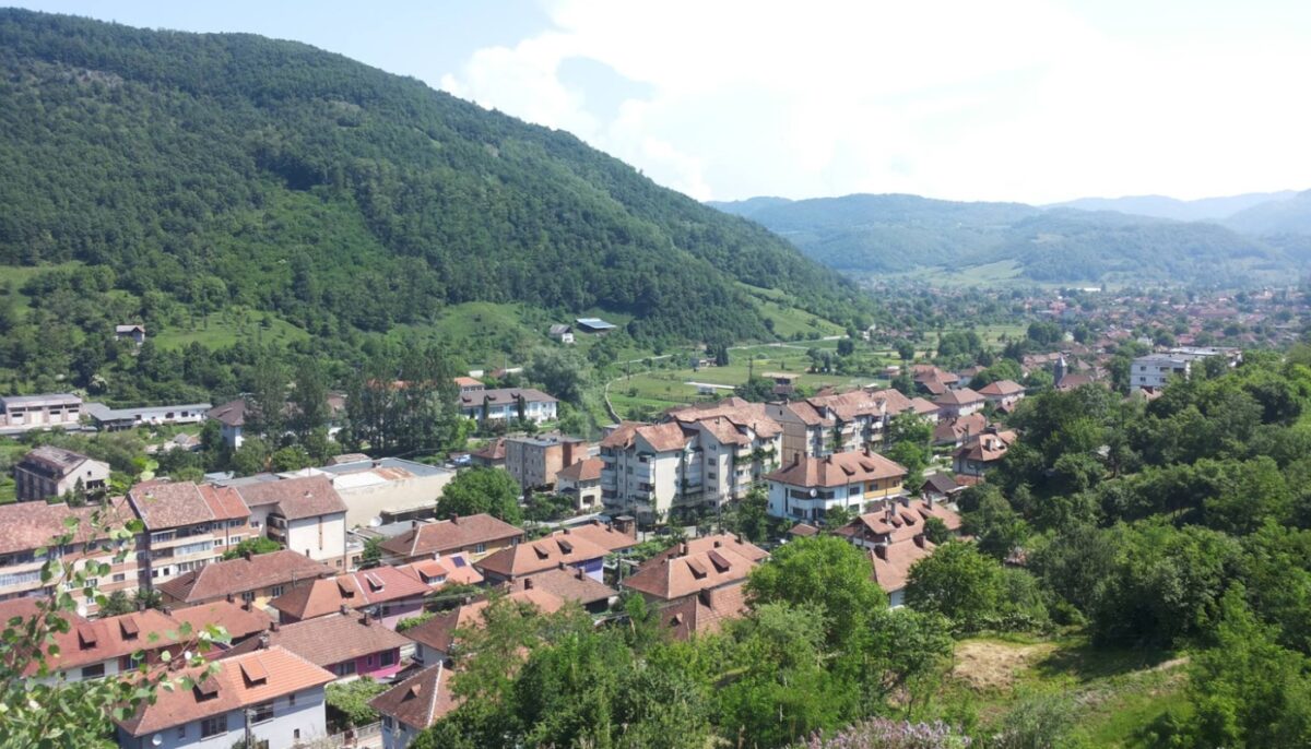 Localitatea din România unde au fost găsite sute de tone de aur! Era celebră în anii ’90