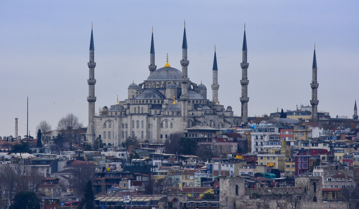 Imagine Stire Greșeala unor turiști le poate aduce 30 de ani de închisoare în Turcia. Ce au descoperit polițiștii în bagajele lor | 2review.ro