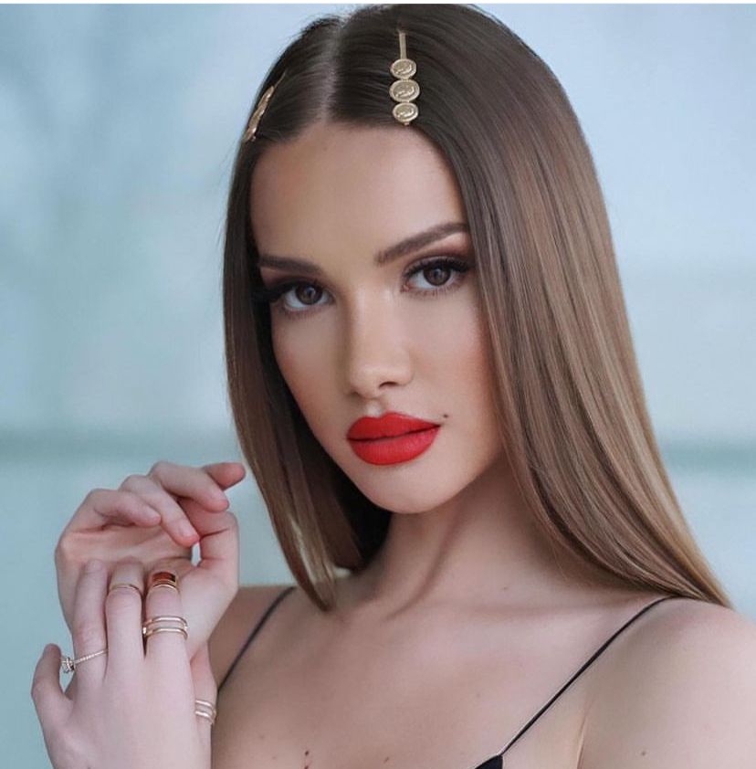 Otilia Bilionera petrece Paștele la Suceava, cu familia. (sursă - instagram.com)