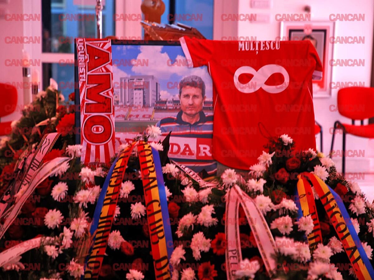 Imagine Stire Imaginile durerii de la priveghiul lui Gigi Mulţescu. Gestul emoţionant al familiei | 2review.ro