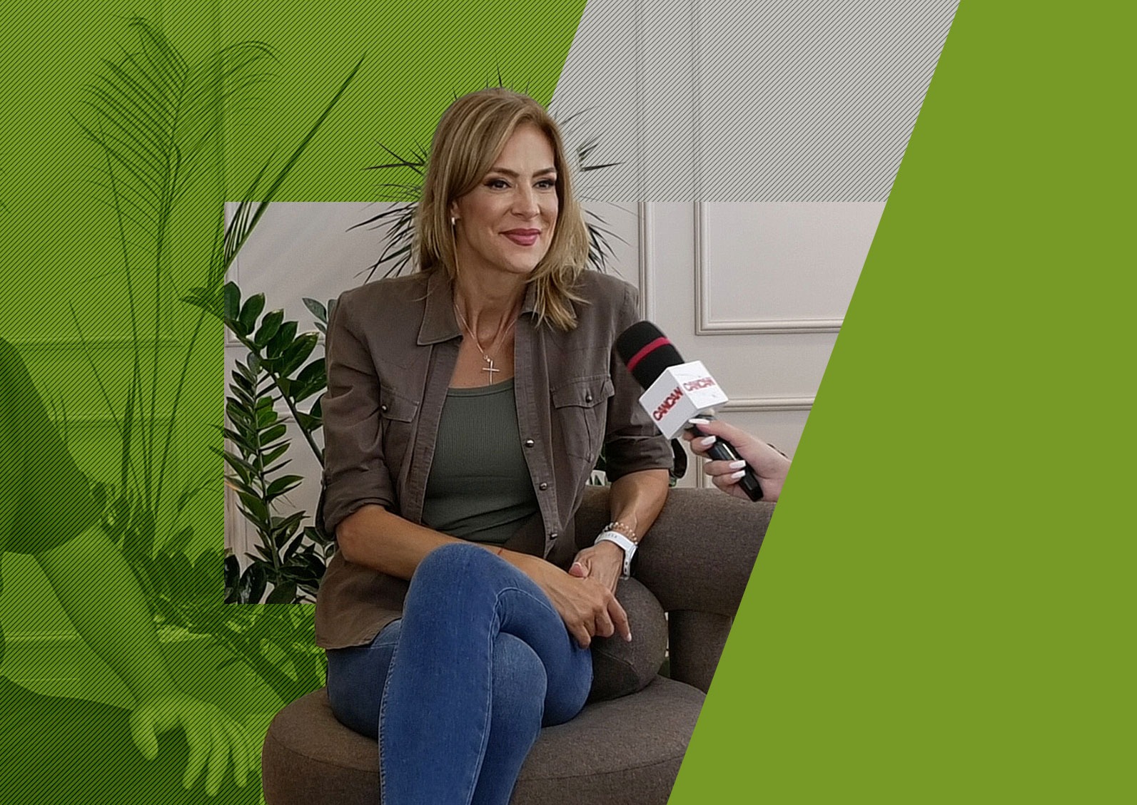 Roxana Ciuhulescu, protagonista unui nou pictorial nud ca în vremurile bune?! Şi-a dat un