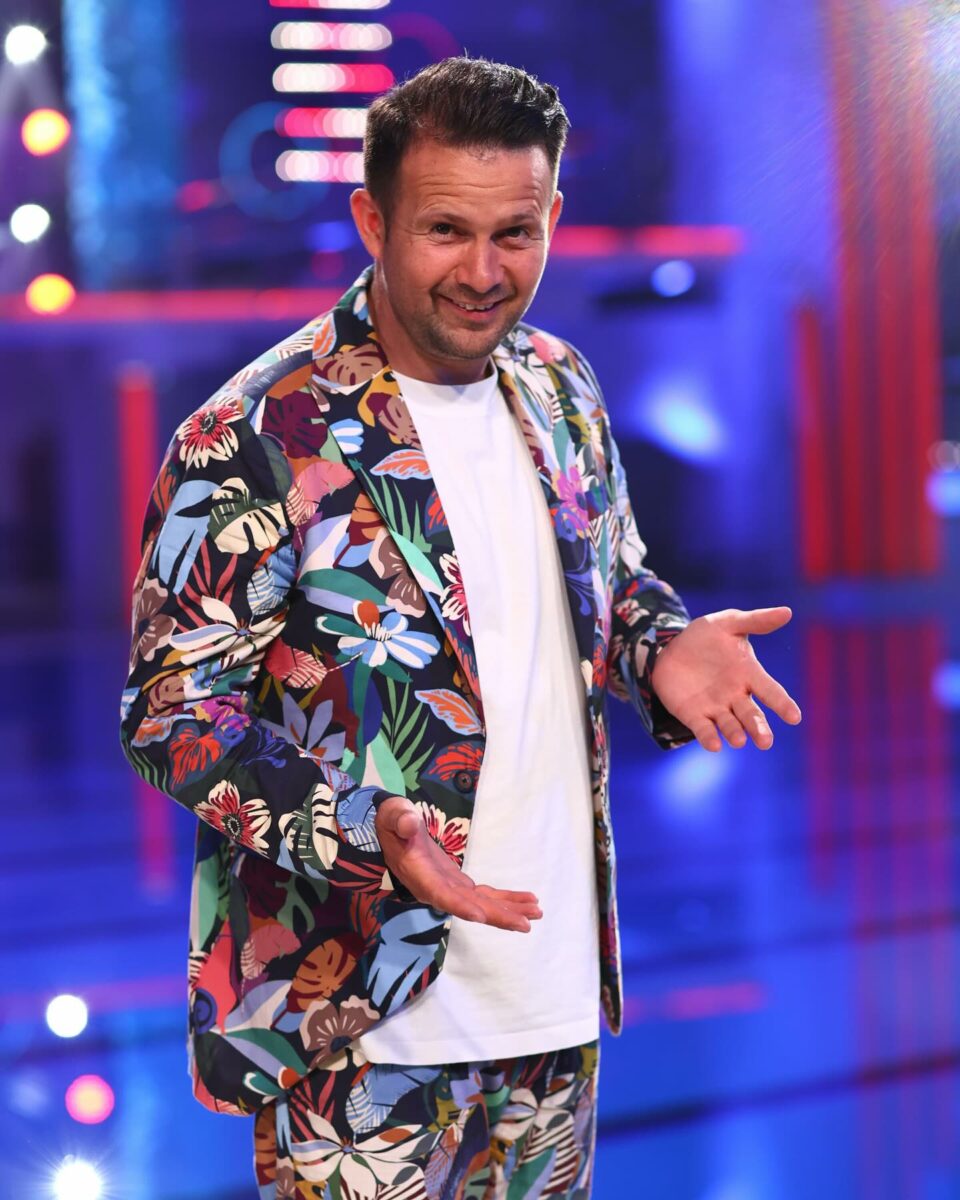Ce tarif are magicianul Robert Tudor la un eveniment. Suma pe care câștigătorul Power Couple 2025 o cere pentru un show de 30 de minute