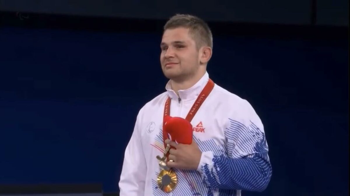 Imagine Stire Povestea impresionantă de viață a lui Alexandru Bologa, campionul paralimpic la judo: ”Mi-am pierdut vederea când aveam 6 ani” | 2review.ro