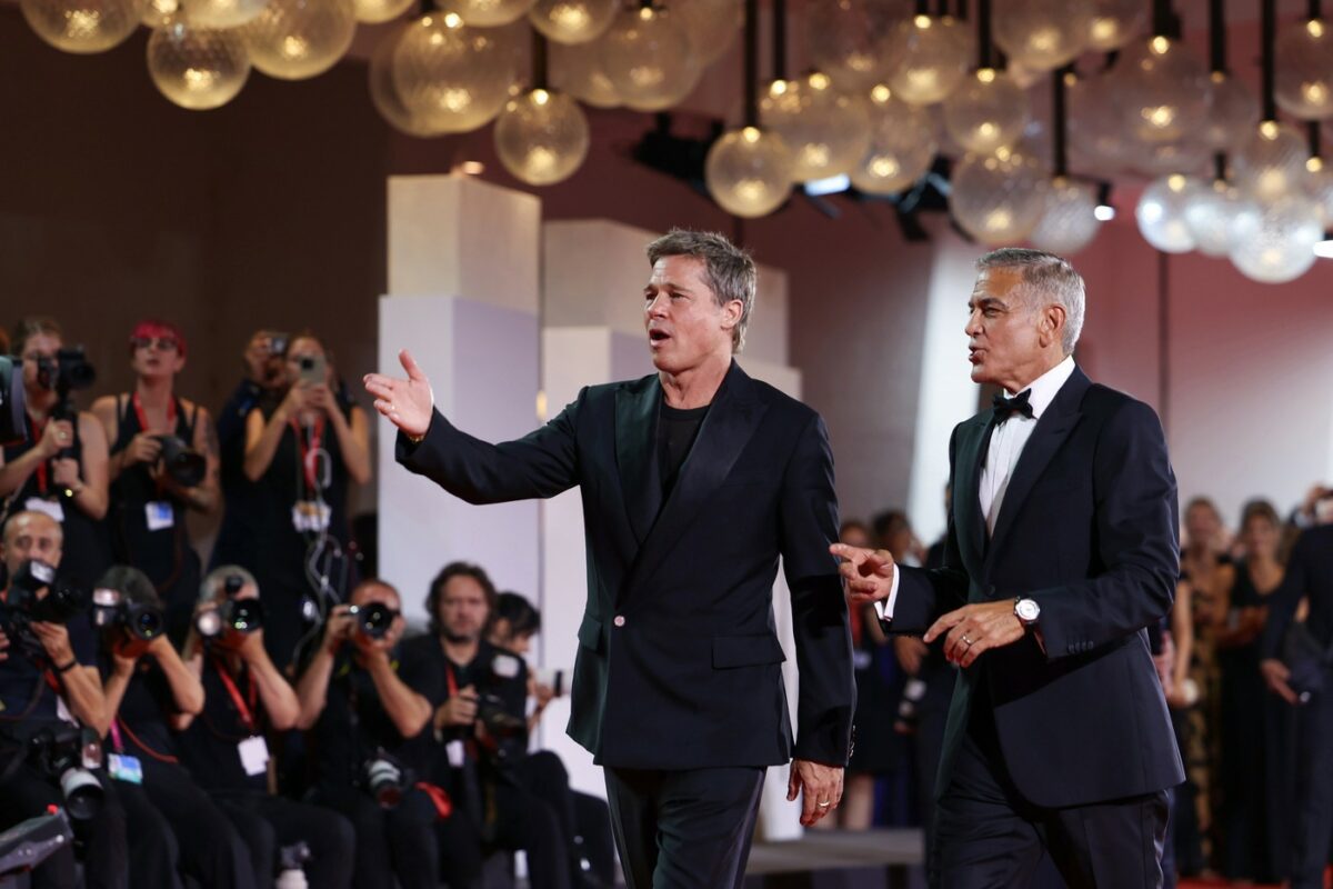 Au întors toate privirile! Brad Pitt şi George Clooney, apariţie spectaculoasă la Festivalul de film de la Veneția
