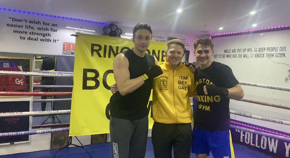 ”Micul Hercule” se antrenează acum alături de un star al boxului mondial