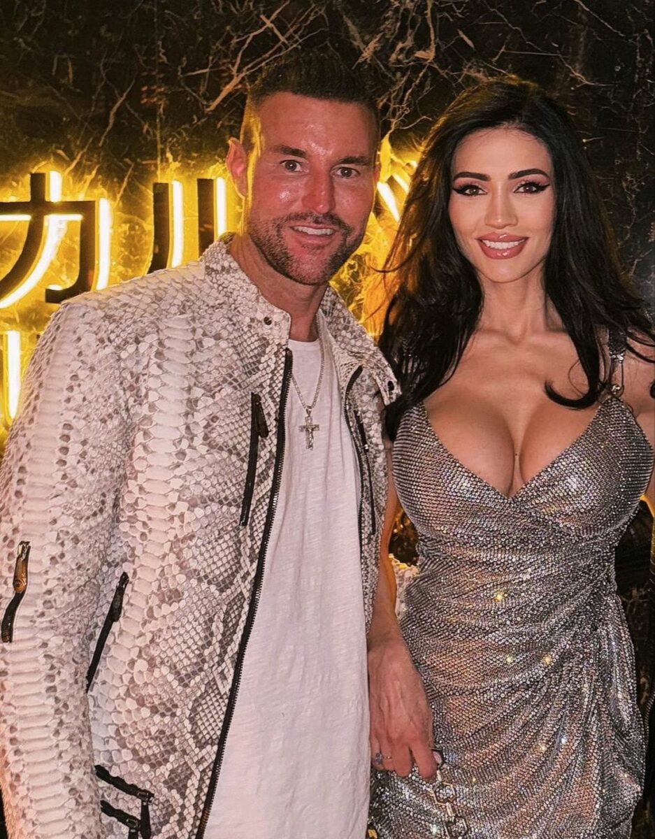 Imagine Stire Mesajul transmis de Philipp Plein, după ce Andreea Sasu a fost din nou internată în spital: ”Încerc să fiu puternic” | 2review.ro