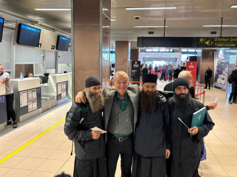 Imagine Stire Gigi Becali, vedetă în presa din Grecia! Cum a fost poreclit de eleni, după ipostaza de pe Otopeni | 2review.ro