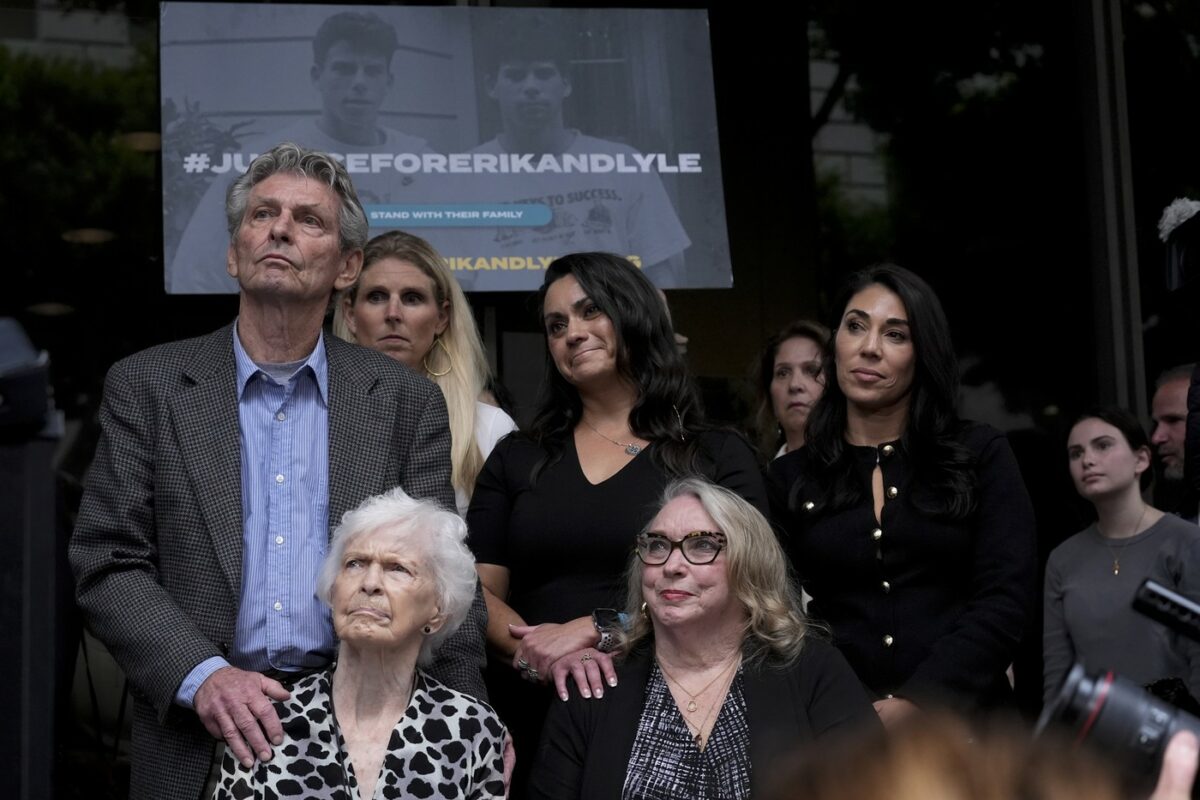 Imagine Stire Soarta fraților Menendez va fi hotărâtă în curând! Procurorii vor decide dacă vor fi eliberați sau nu | 2review.ro
